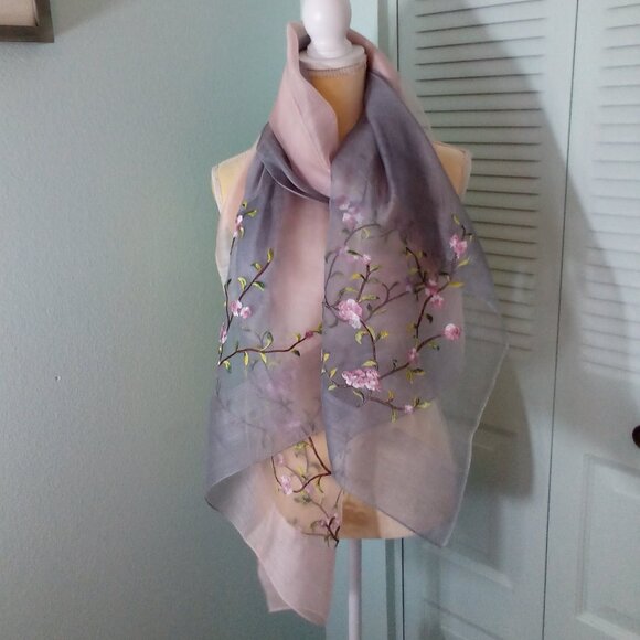 DUSTY PINK GREY OMBRE 40% SILK 60% WOOL LONG SHEER EMBROIDERED JAPANESE BLOSSOMS - Picture 1 of 10